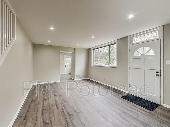 4th image of 4007 Wexford Dr