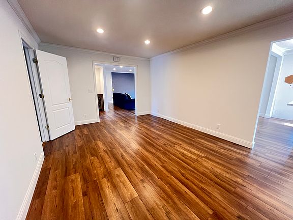 3rd image of 6696 Tannahill Dr