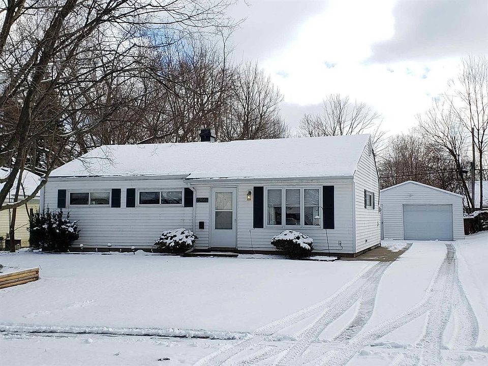1st image of 4028 Woodvale Dr