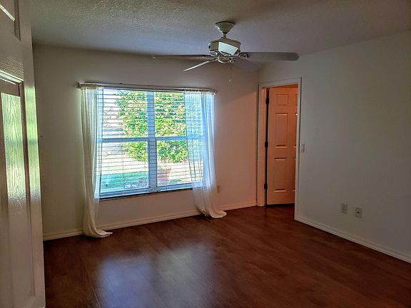 2nd image of 12109 NE 51st Cir