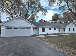 1079 Old Elm Ln, Glencoe, IL