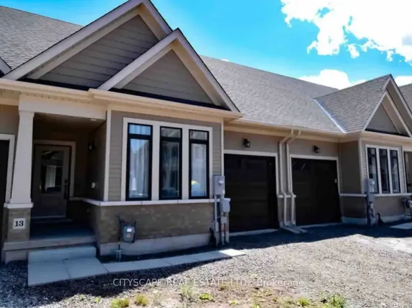 4311 Mann St #13, Niagara Falls, ON L2G 3K2