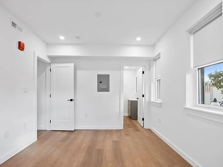 723 West Ave #3 — Photo 11