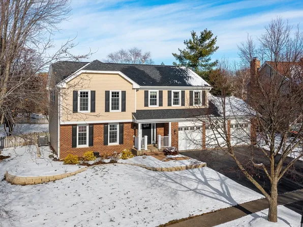 3106 Charlemagne Ln, St Charles, IL 60174