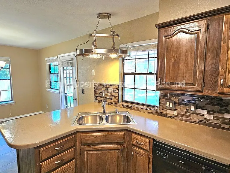 1811 W Gulfport Cir — Photo 10