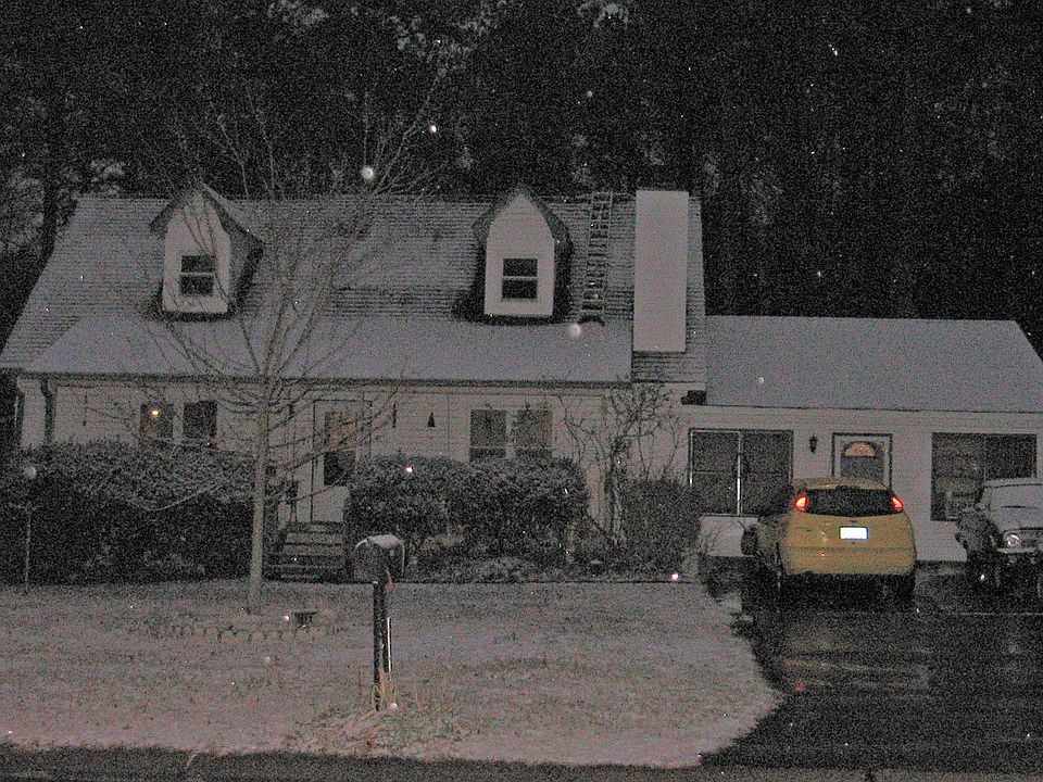 3 bdrm 2 ba w/extra large room