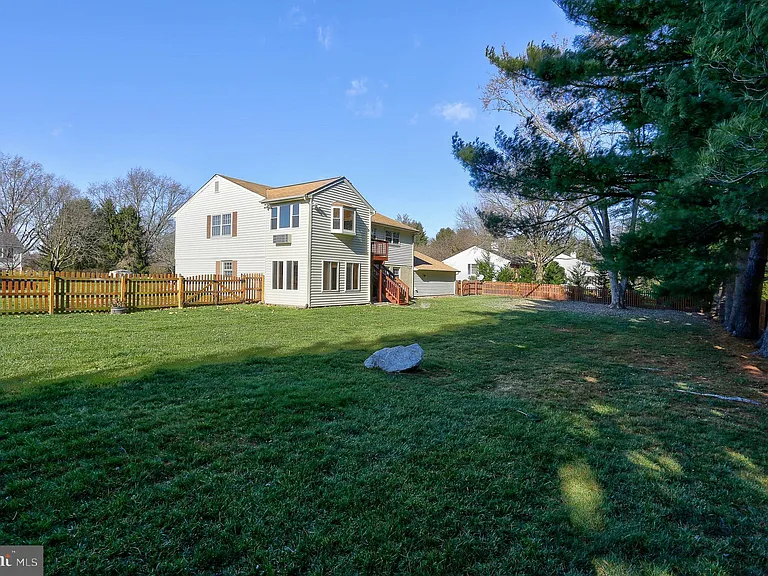 3229 Ramblewood Rd — Photo 2