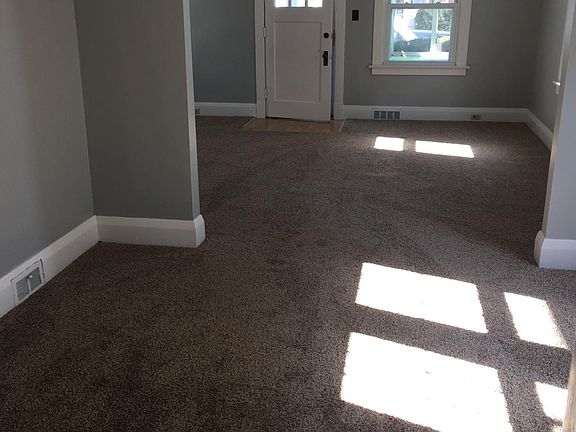 Den/Front room