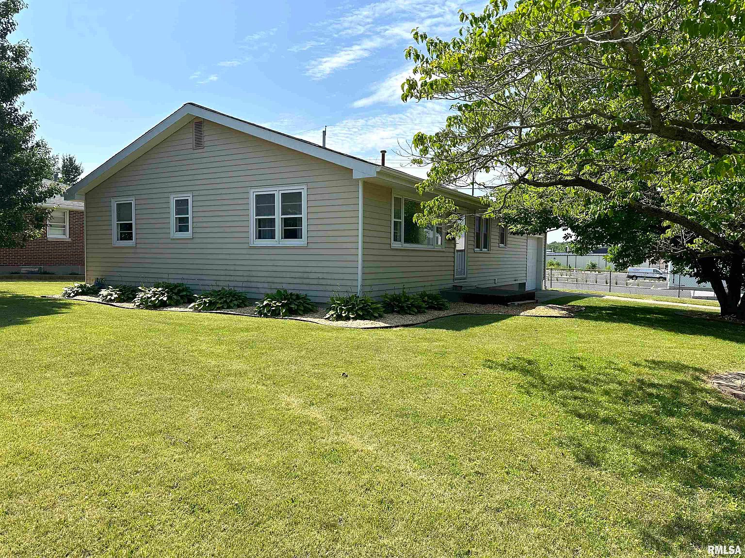 3700 Briarwood Dr, Quincy, IL 62305 Zillow