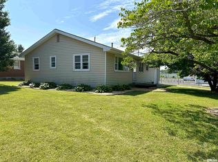 3700 Briarwood Dr, Quincy, IL 62305