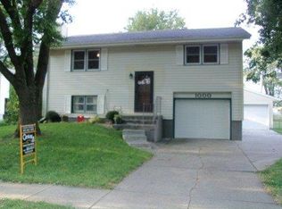 1000 Starview Ln, Lincoln, NE 68512