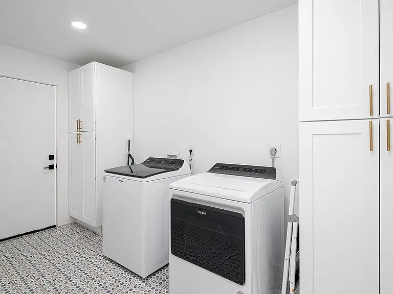 8335 E Hubbell St — Photo 31