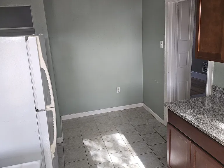 2000 Allen Ave — Photo 12