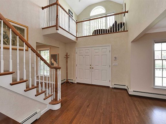 2nd image of 2 Shannon Dr