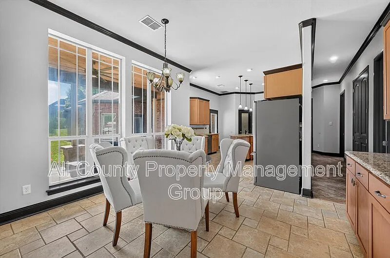 4 bed, 3.5 bath, 3882 sqft, $3,495 — Photo 4
