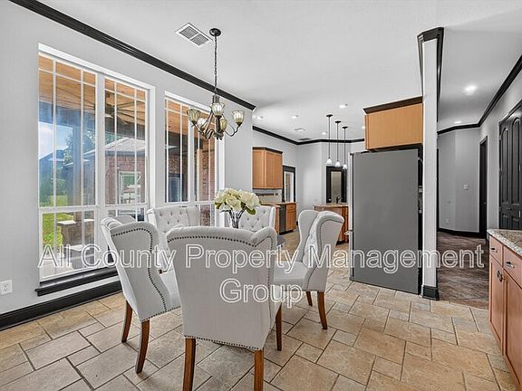 4th image of 308 W Aurora Vista Trl