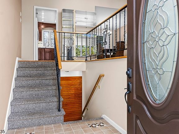 4th image of 14 White Meadow Rd