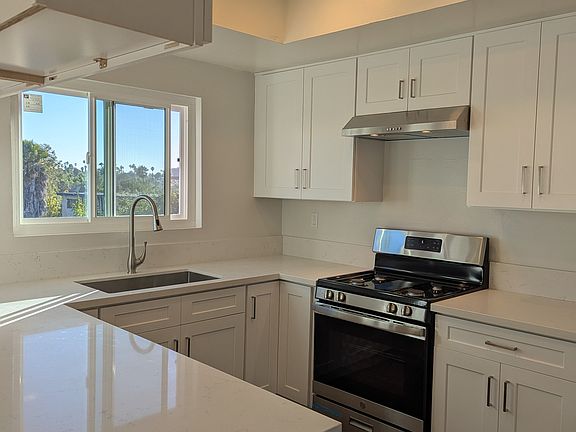 5th image of 248 Alestar St #4