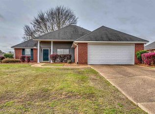 201 Woodgreen Cv, Flowood, MS 39232