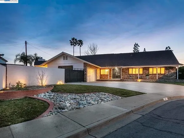 918 Saint Catherine Way, Claremont, CA 91711