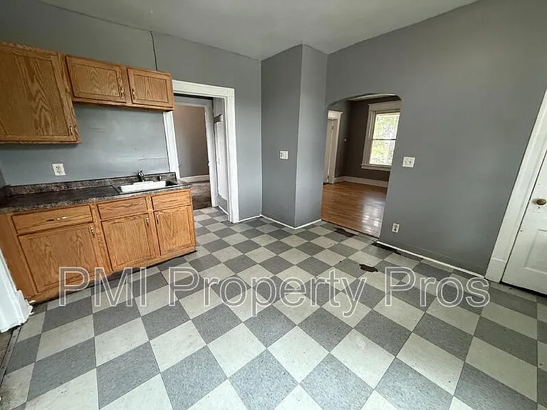 1415 N 37th St — Photo 12