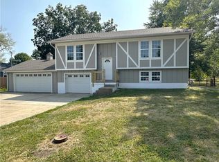 103 W 1st St, Garden City, MO 64747