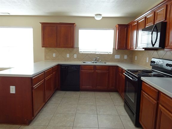 4th image of 24407 Hampton Lakes Dr