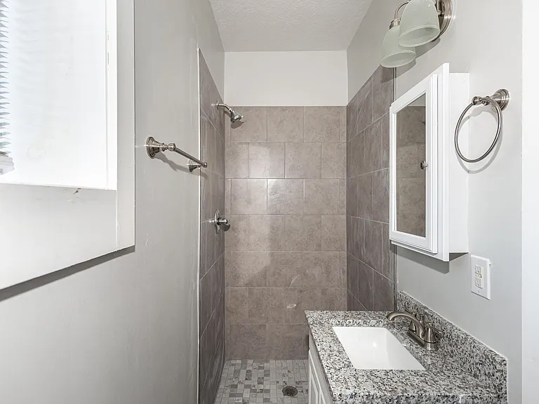 5143 E Washington St #101 — Photo 6