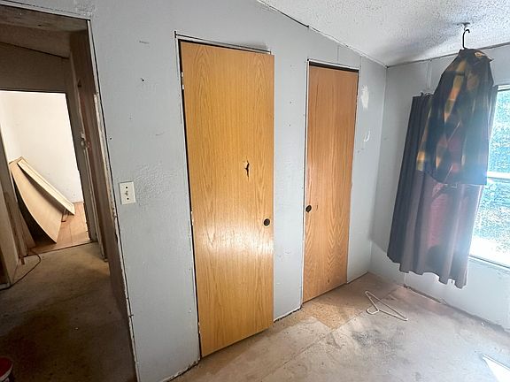 3rd image of 2171 Saxon Ct