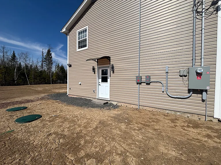 145 Carrie St — Photo 9