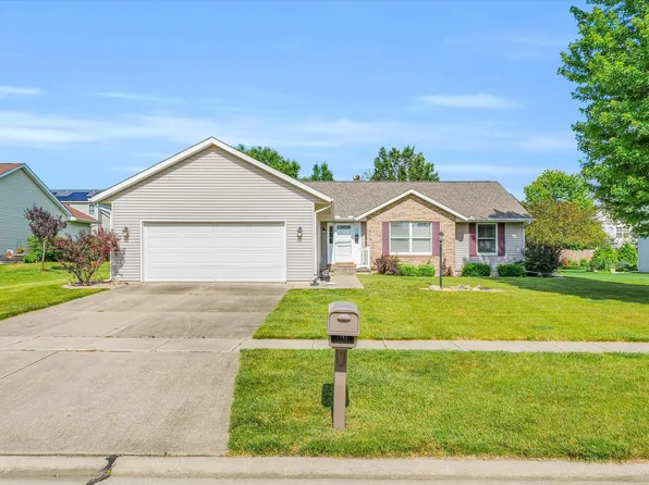 806 Heather Dr, Mahomet, IL 61853
