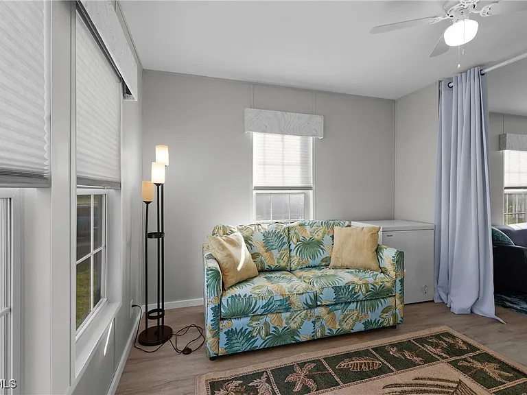 1747 Beverly Dr — Photo 14