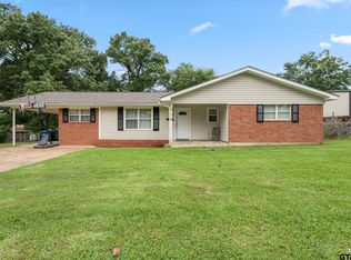 301 N Meadowbrook Dr, Overton, TX 75684