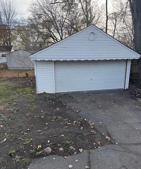1576 E Harry Ave — Photo 3