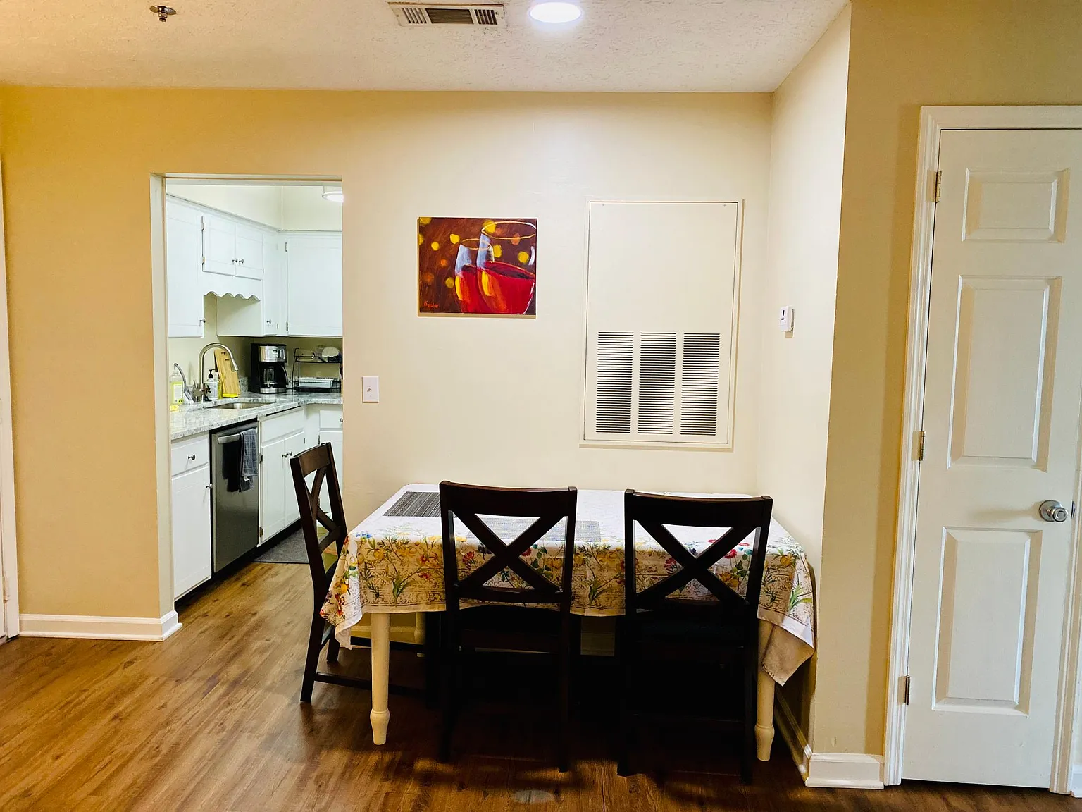 2 bed, 800 sqft, $1,995 — Photo 3