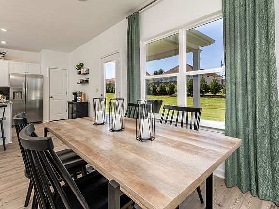 5th image of 337 Claude Cir Lot 44