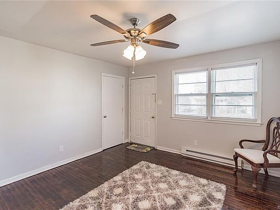 5th image of 524 Saint Matthew St