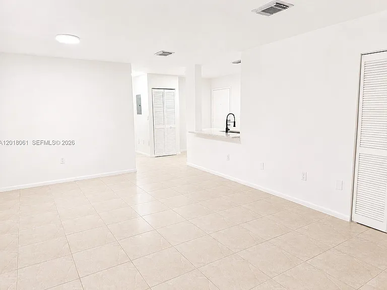 15721 SW 137th Ave #202 — Photo 6