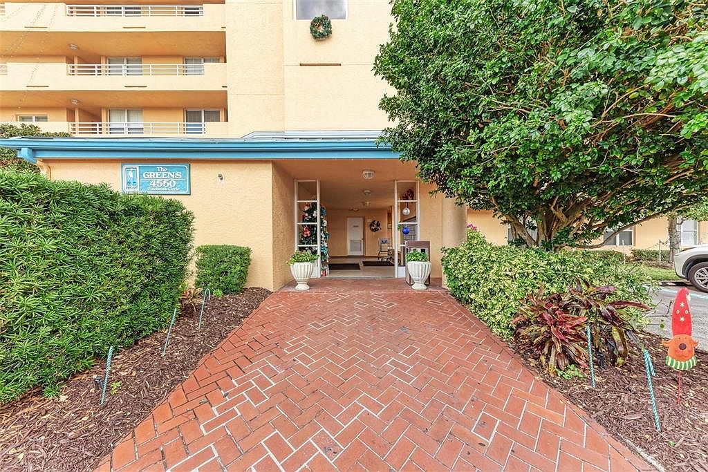 4550 Pinebrook Cir APT 304