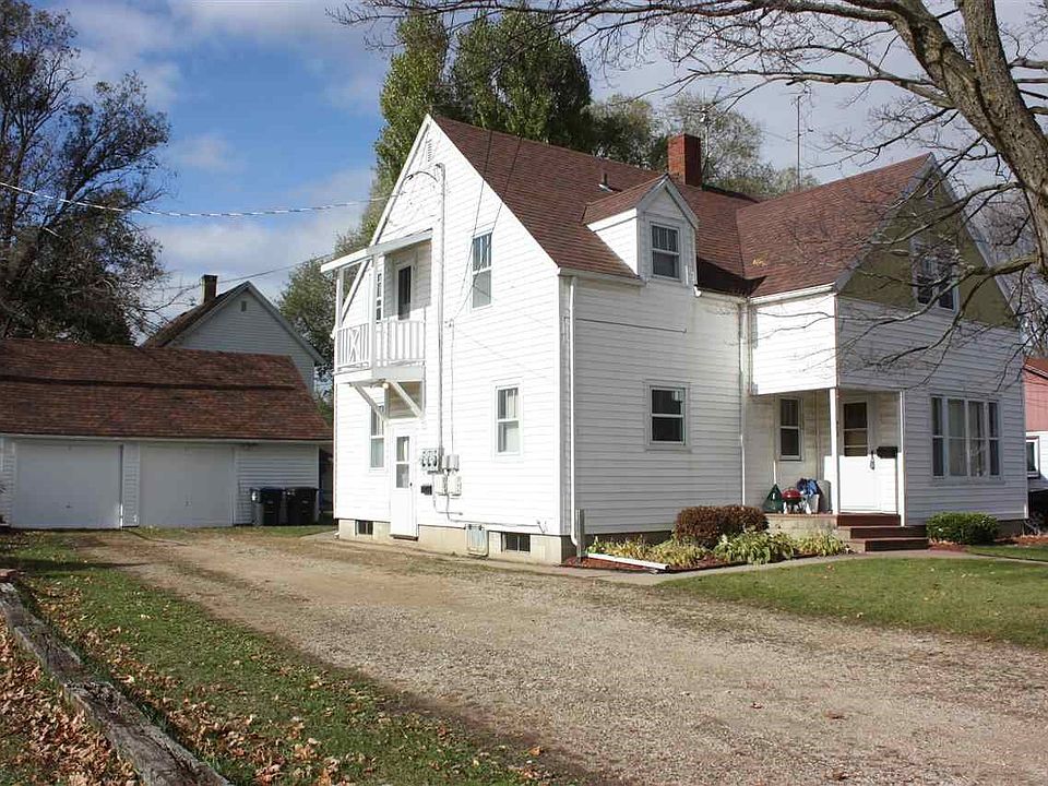 515 S Sawyer Front View and 2 Car Garage