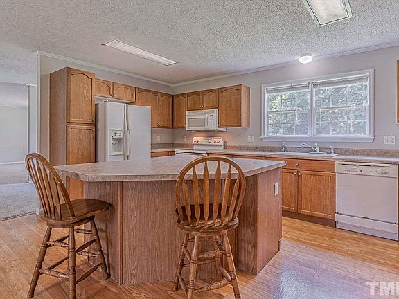 5th image of 409 Woodhill Dr