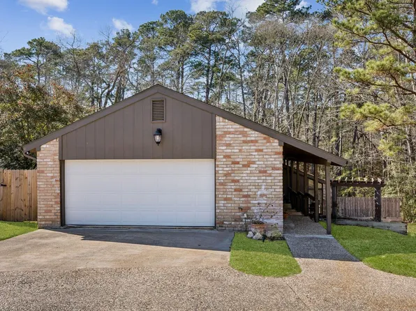 24617 Camwood Ct, Huntsville, TX 77320