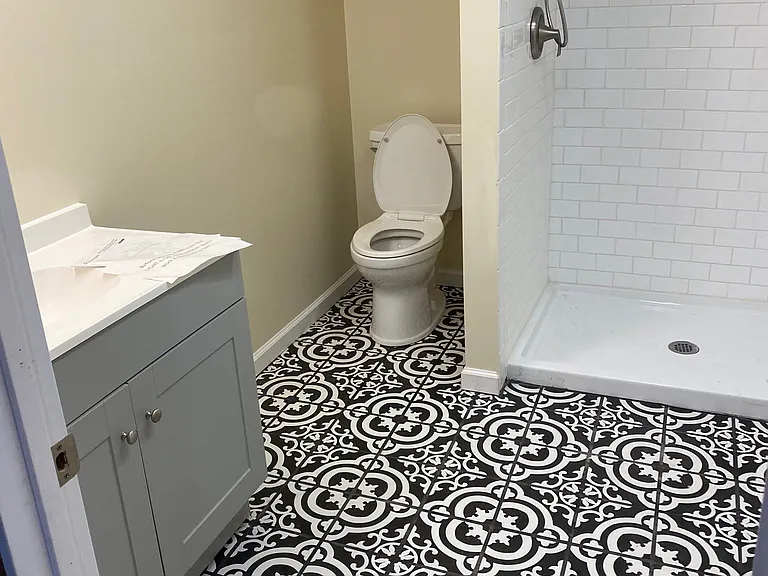 690 Gordon Dr — Photo 8