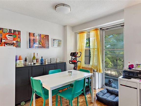 5th image of 2550 Olinville Ave APT 6L
