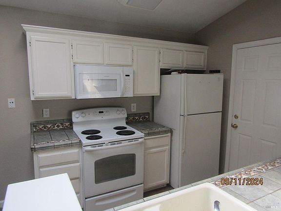 2nd image of 1052 Rubicon Way