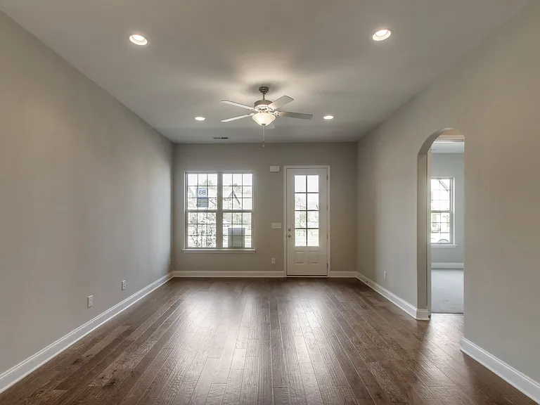 923 Scouting Dr — Photo 31