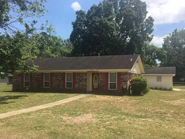 703 3rd Ave, Saraland, AL 36571