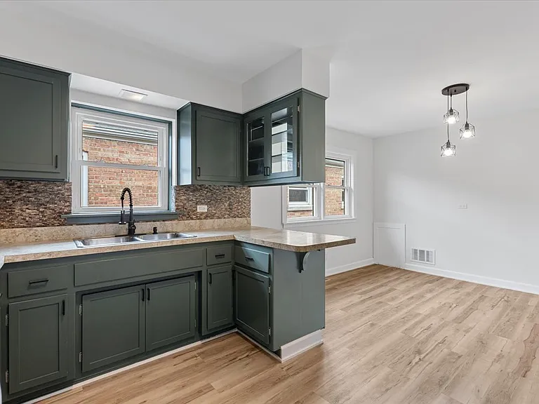 11358 S Rockwell St — Photo 7