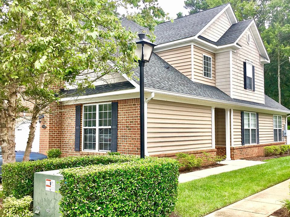 End unit that backs to the woods
