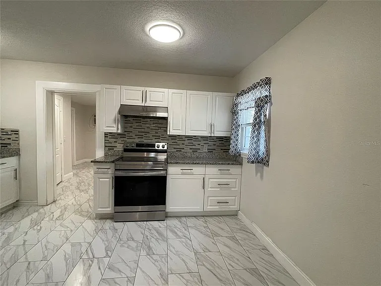 1208 Carlton Ave — Photo 8